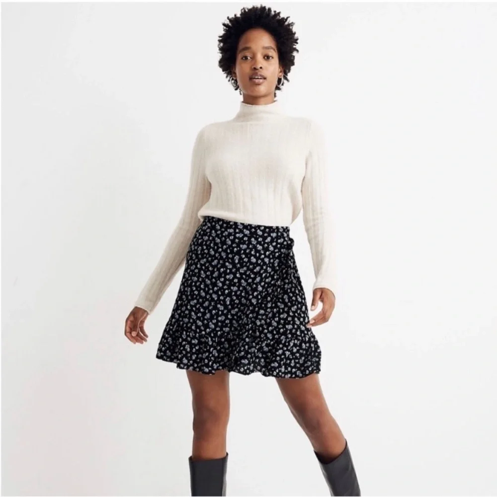 Madewell - Baby’s breath mini ruffle skirt